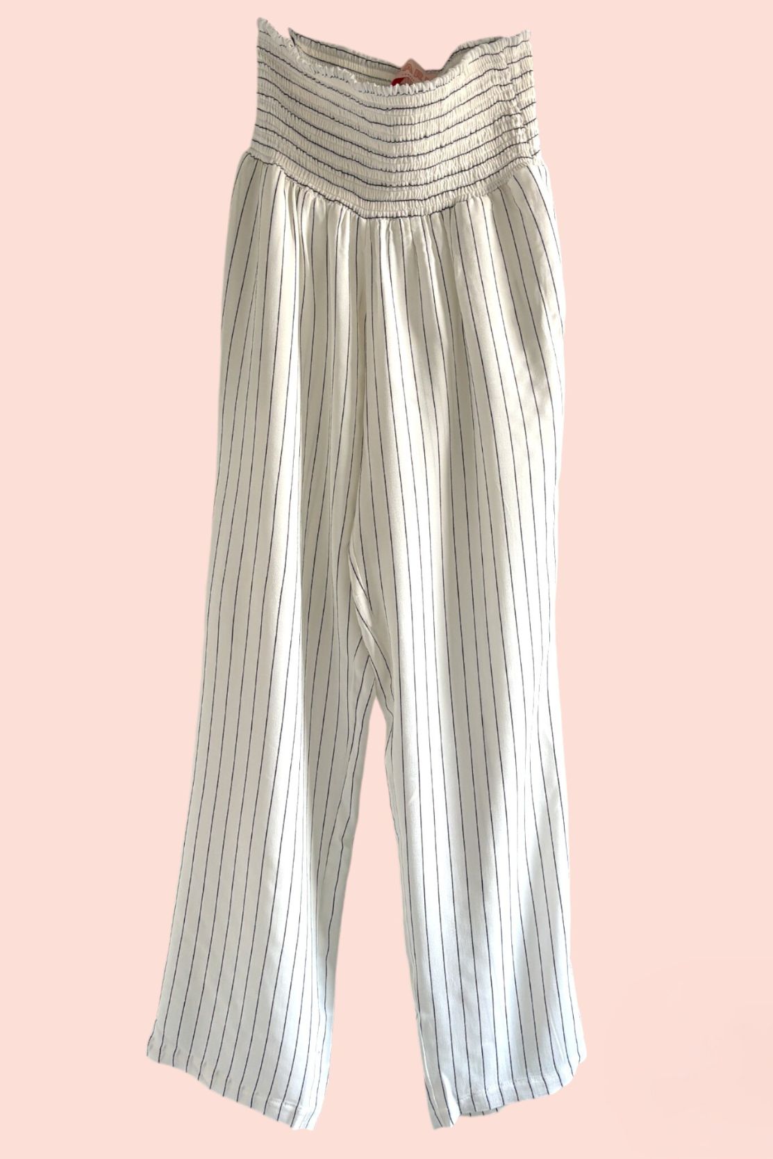 Smart tailored trousers for maternity office wear in premium quality that are comfortable for the first, second and third trimesters of pregnancy