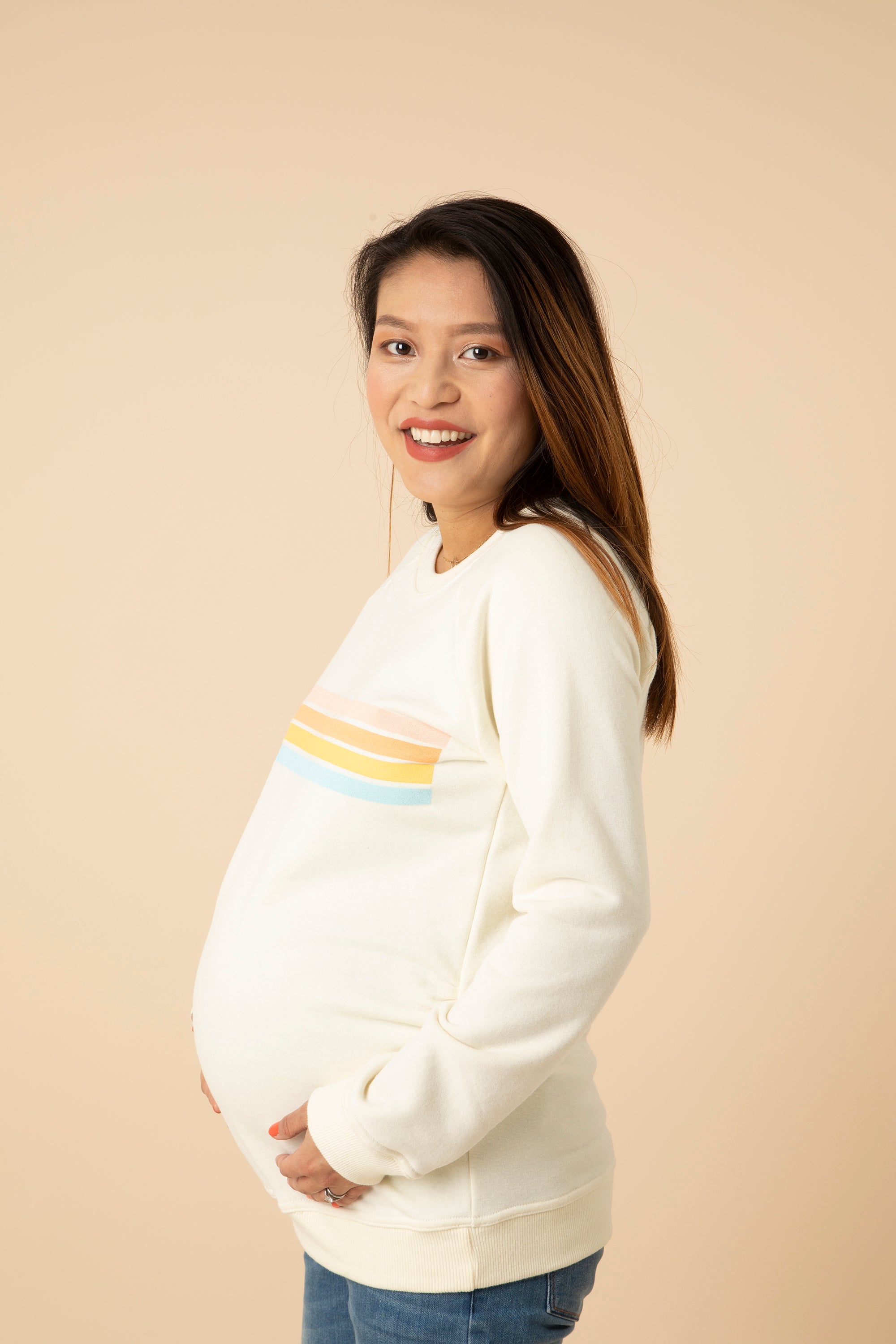 Super cosy maternity sweatshirt in pastel stripes to brighten up and add a little luxury to your pregnancy wardrobe. Relaxed-fit to elevate your everyday maternity loungewear in lightweight cotton fabric.