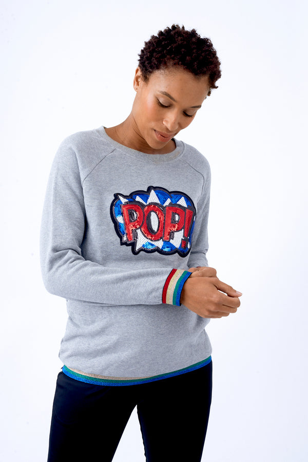 Make a statement in the sequin applique POP maternity sweatshirt! Add a little glitz to your pregnancy fashion wardrobe with a dressed-up playful vibe in this relaxed-fit maternity sweatshirt in cosy organic cotton. Subtle ruching mean it's also perfect as an oversized sweatshirt for your post-pregnancy wardrobe.