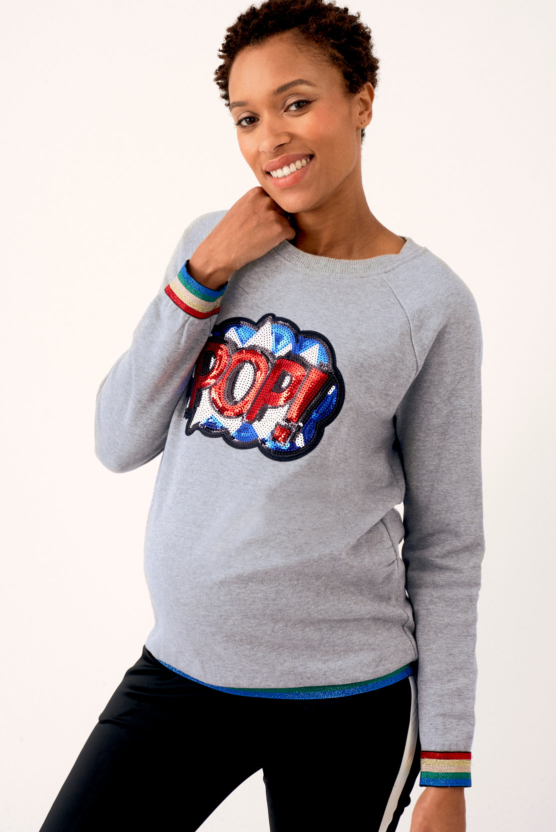 Make a statement in the sequin applique POP maternity sweatshirt! Add a little glitz to your pregnancy fashion wardrobe with a dressed-up playful vibe in this relaxed-fit maternity sweatshirt in cosy organic cotton. Subtle ruching mean it's also perfect as an oversized sweatshirt for your post-pregnancy wardrobe.